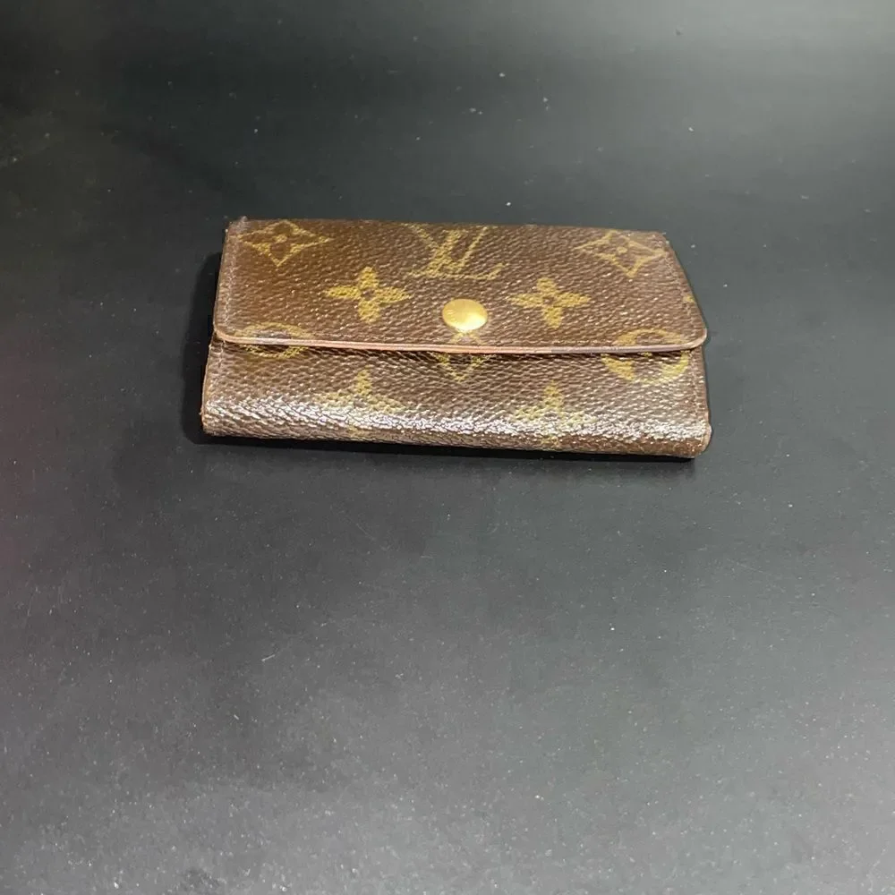 AUTHENTIC Louis Vuitton Monogram 6 Key Wallet